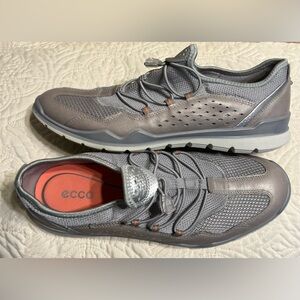 ECCO ladies EU42/US11 silver slip on shoes